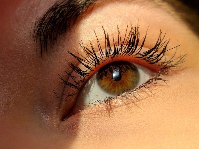 I'm allergic to lash glue... why can't I have lashes too?